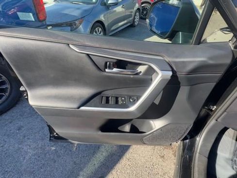 Used 2019 Toyota RAV4 Adventure image 9