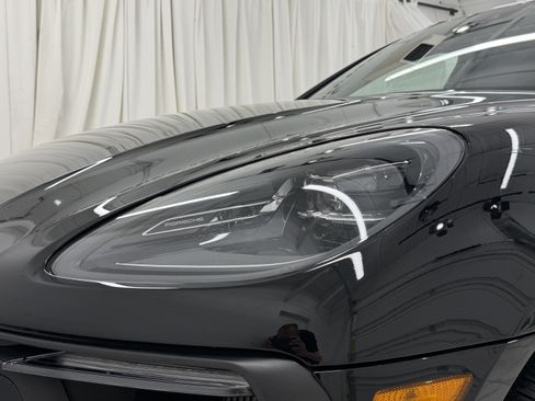 Certified 2024 Porsche Macan S AWD/4WD image 17