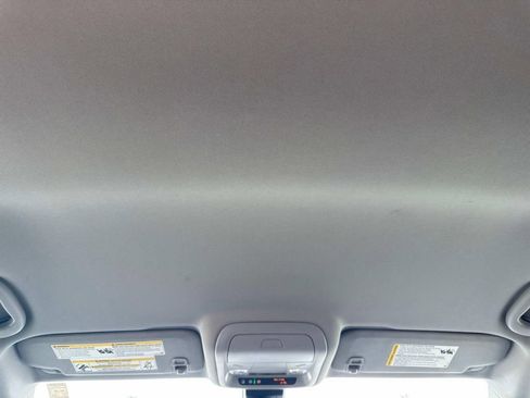 Used 2024 GMC Terrain SLE image 13