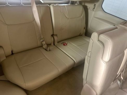 Used 2013 Lexus LX 570 4WD image 26