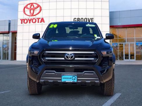 Used 2024 Toyota Tacoma SR w/ SR Upgrade Package AWD/4WD image 9