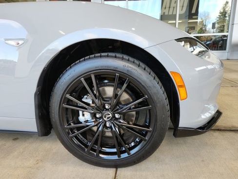 Used 2024 MAZDA MX-5 Miata Club w/ Interior Package image 9