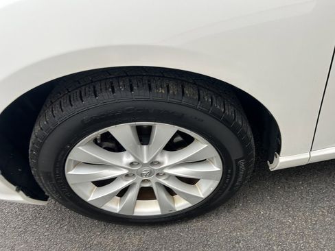 Used 2015 Toyota Venza XLE image 24
