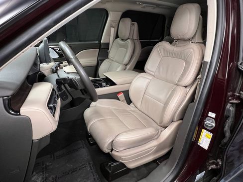 Used 2024 Lincoln Aviator Reserve w/ Equipment Group 201A image 3