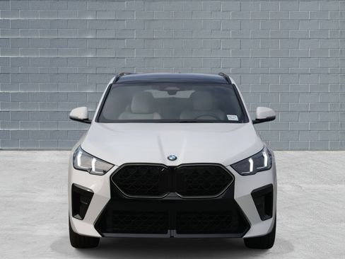 New 2026 BMW X2 xDrive28i image 2