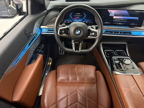 Used 2023 BMW 760i xDrive w/ Luxury Rear Seating Package AWD/4WD image 29