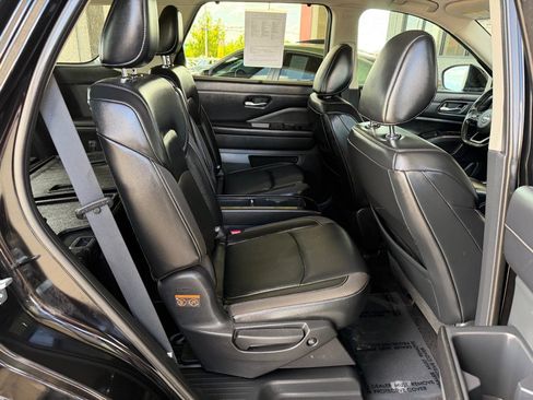 Used 2022 Nissan Pathfinder SL w/ SL Premium Package FWD image 27