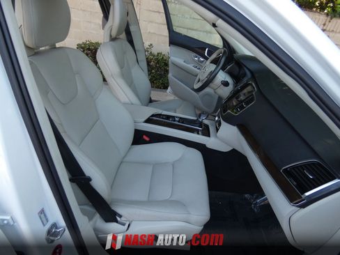 Used 2016 Volvo XC90 T6 Momentum w/ Momentum Plus Package AWD/4WD image 27
