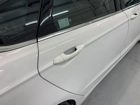 Used 2020 Ford Fusion SE FWD image 27
