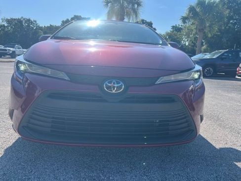 Used 2023 Toyota Corolla LE FWD image 5