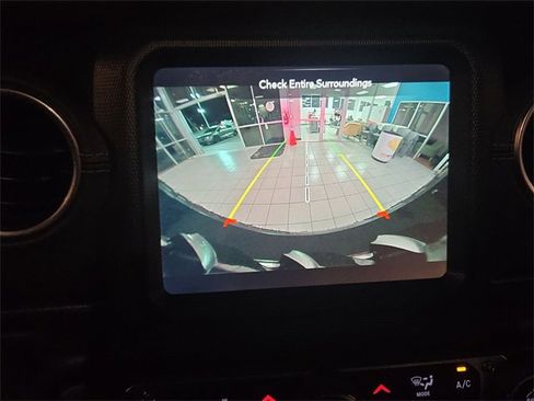 Used 2022 Jeep Wrangler Unlimited Sahara w/ Dual Top Group image 17