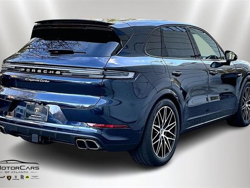 Used 2024 Porsche Cayenne Turbo image 12