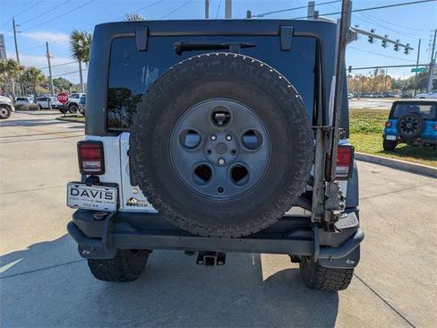 Certified 2015 Jeep Wrangler Unlimited Rubicon w/ Dual Top Group image 5