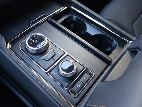 Used 2024 Ford Expedition Platinum image 31