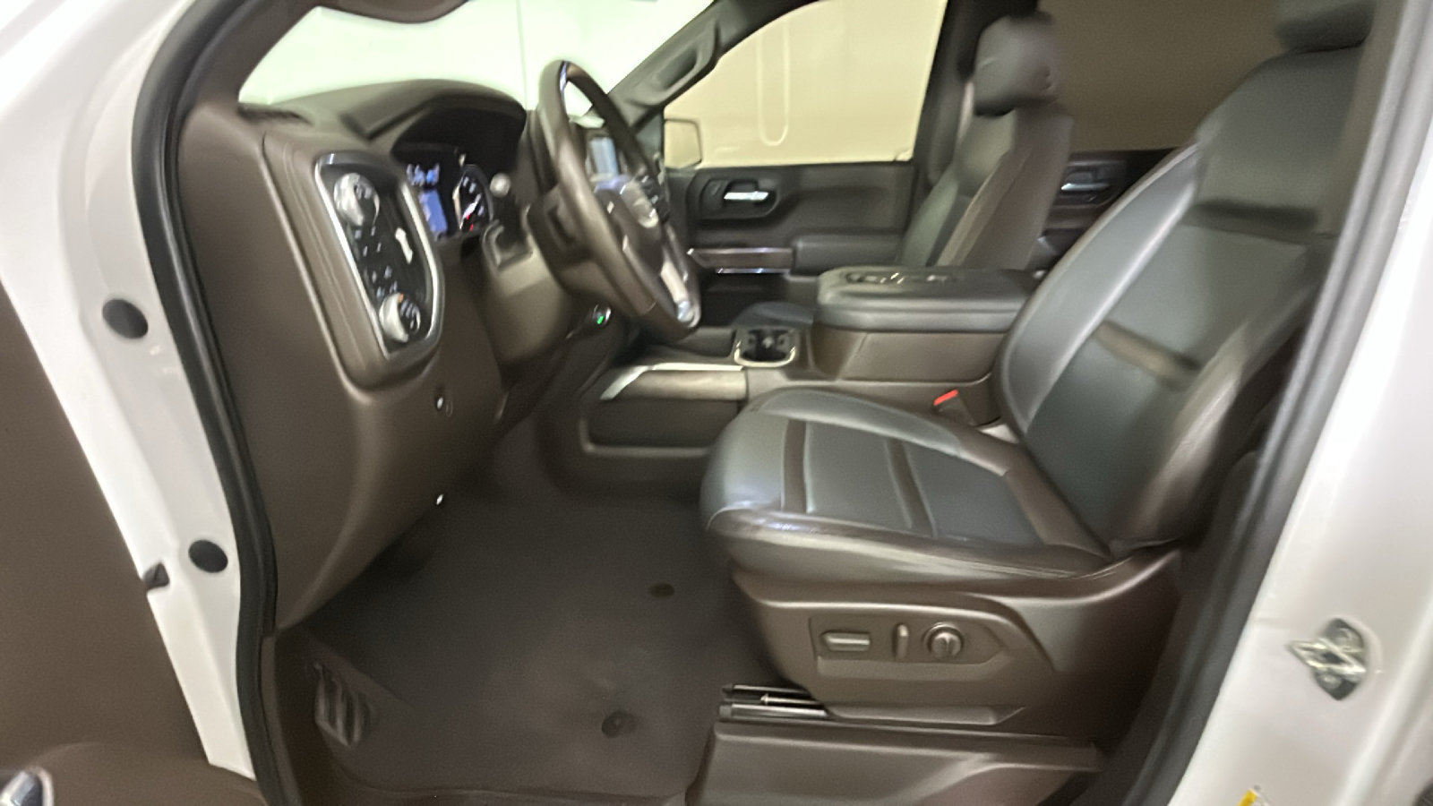 Used 2021 GMC Sierra 1500 Denali w/ Driver Alert Package II AWD/4WD image 14