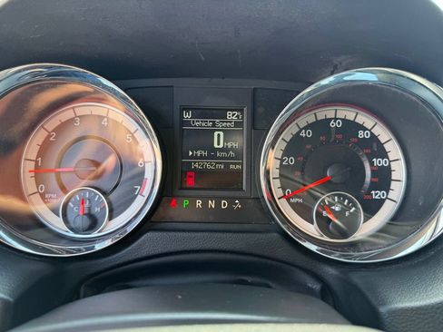 Used 2017 Dodge Grand Caravan SXT w/ Rear Park Assist Package FWD image 31