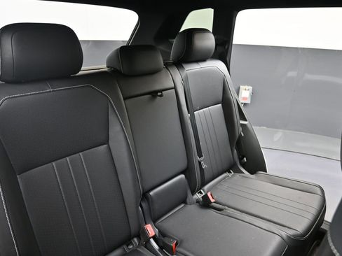 Used 2024 Volkswagen Tiguan SE R-Line image 16