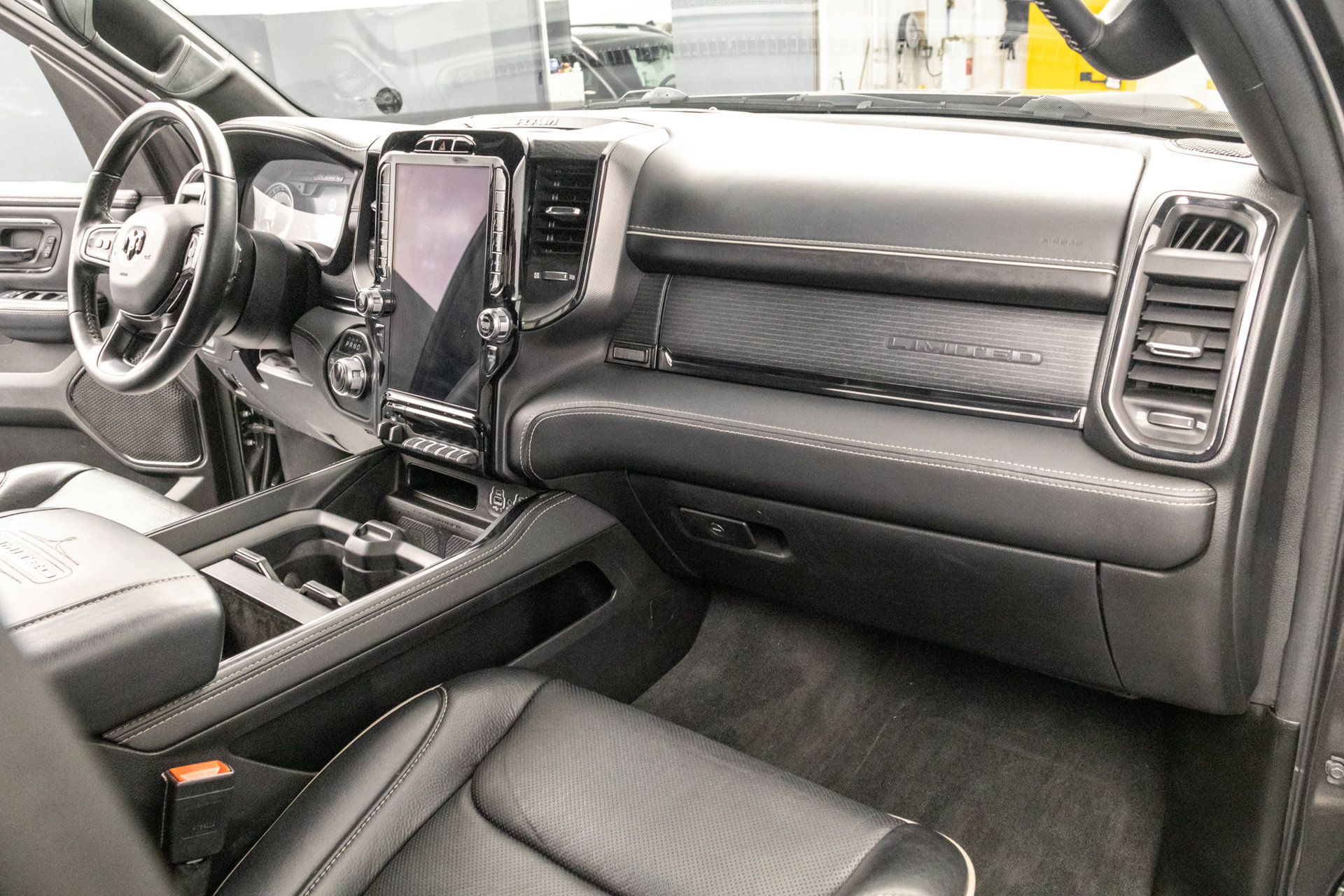 Used 2022 RAM 1500 Limited w/ Body Color Bumper Group AWD/4WD image 37