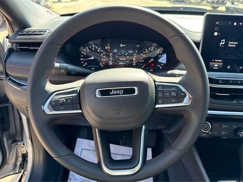 Used 2024 Jeep Compass Trailhawk image 16