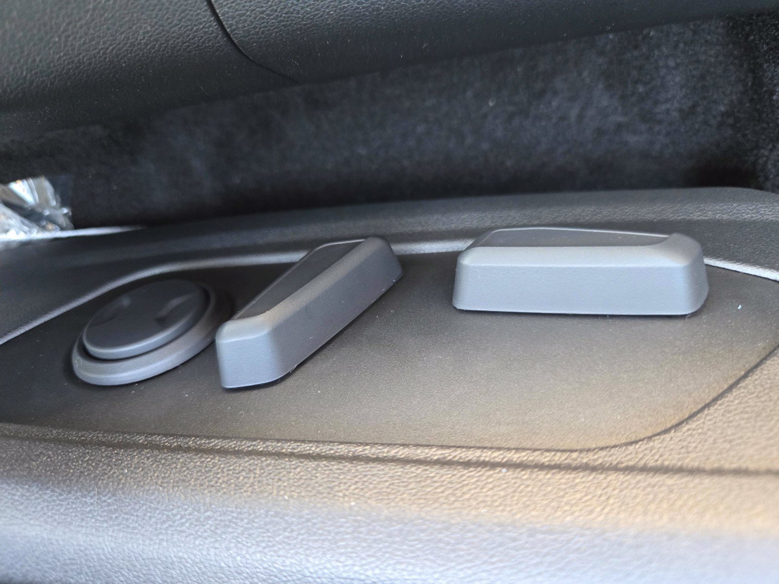 New 2026 Hyundai Elantra Limited FWD image 15