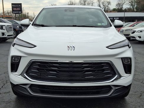 Used 2024 Buick Encore GX Preferred w/ Comfort Package image 2