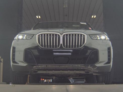 Used 2024 BMW X5 xDrive50e w/ M Sport Package image 5