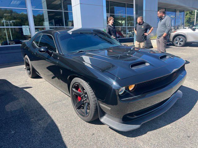 Used 2016 Dodge Challenger SRT Hellcat RWD image 2