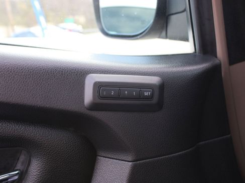 Used 2021 Nissan Titan PRO-4X w/ Pro-4x Convenience Package AWD/4WD image 28