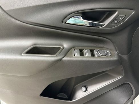 Used 2023 Chevrolet Equinox LT FWD image 17
