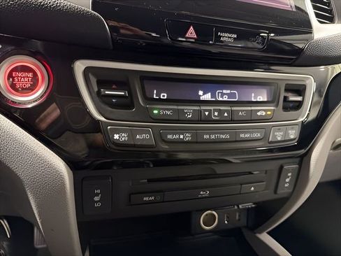 Used 2017 Honda Pilot Touring image 23