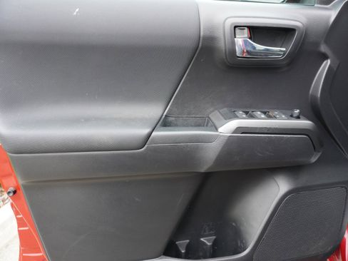 Used 2022 Toyota Tacoma TRD Sport image 20