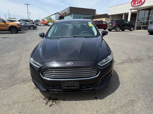 Used 2016 Ford Fusion SE FWD image 2