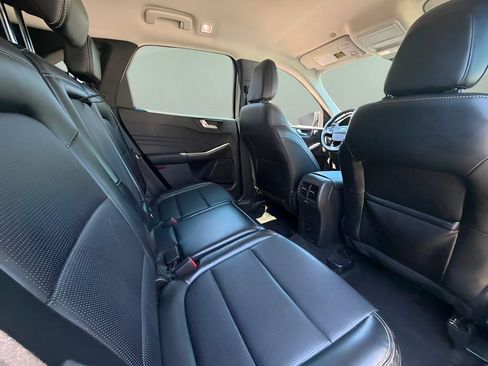 Used 2024 Ford Escape Platinum AWD/4WD image 17
