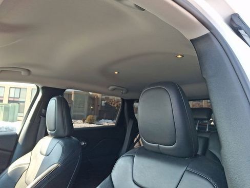 Used 2021 Jeep Cherokee Latitude Plus image 13