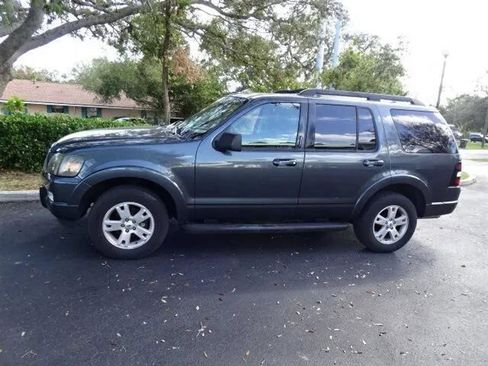 Used 2010 Ford Explorer XLT image 16