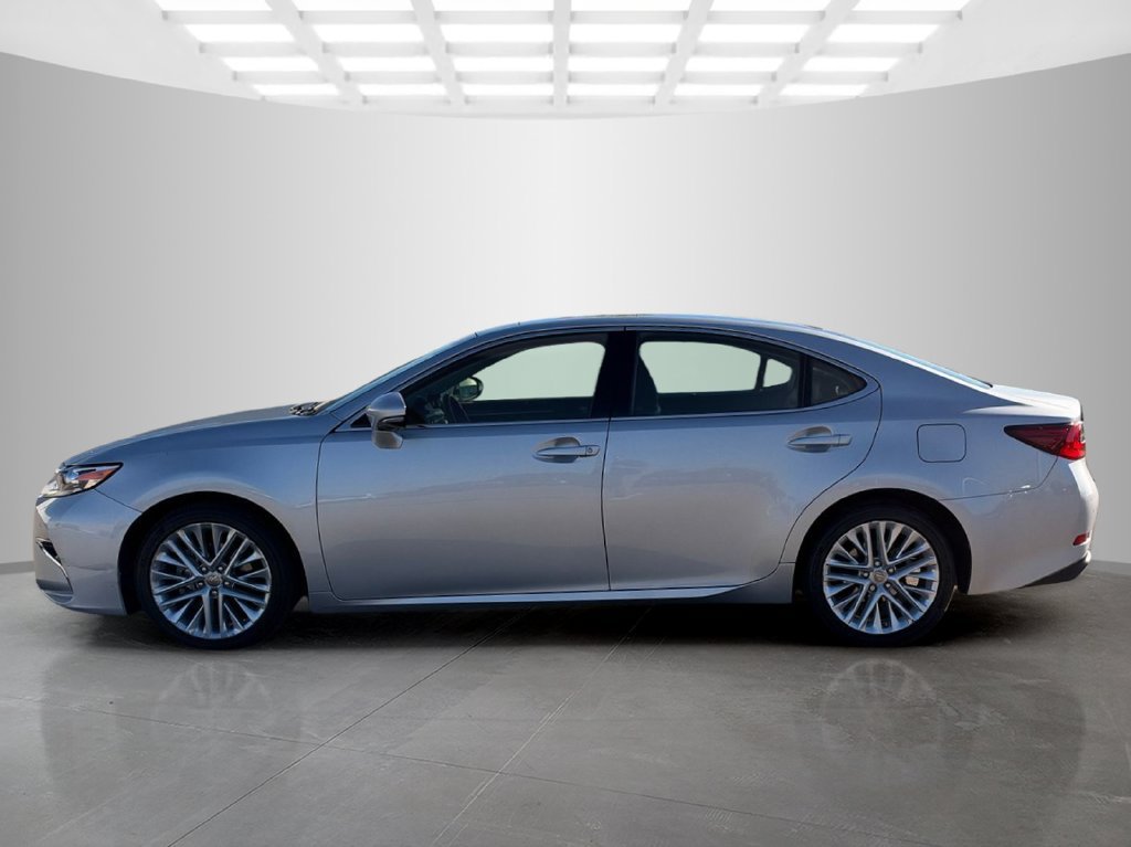 Used 2016 Lexus ES 350 w/ Ultra Luxury Package FWD image 6