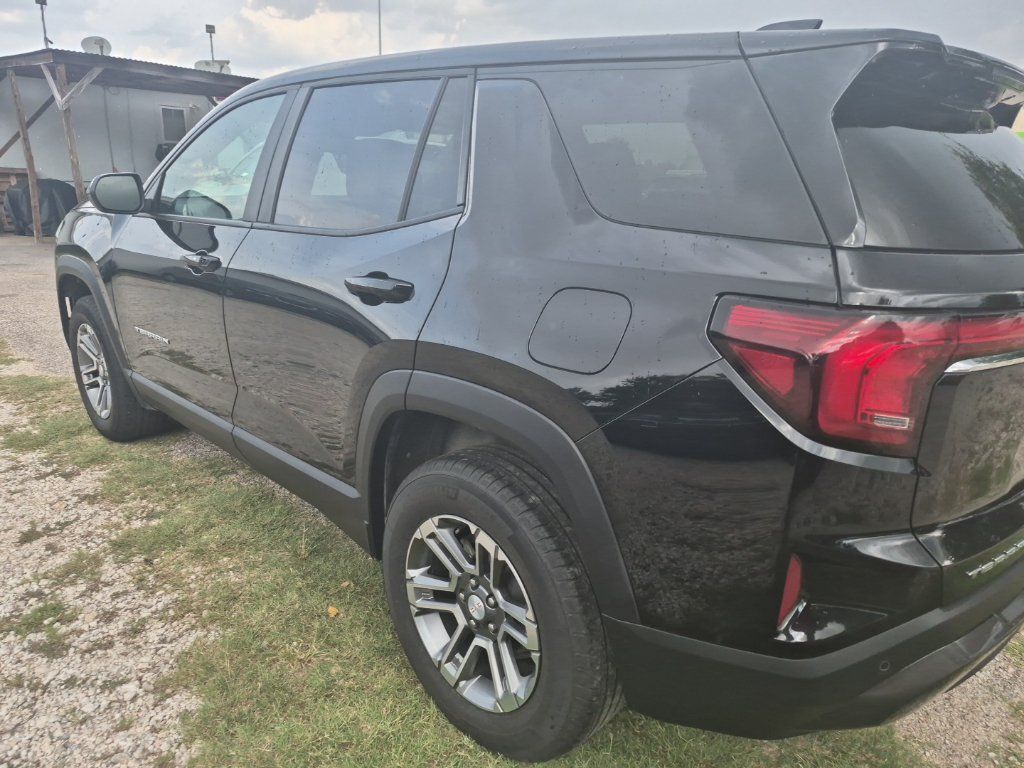Used 2025 GMC Terrain Elevation AWD/4WD image 2