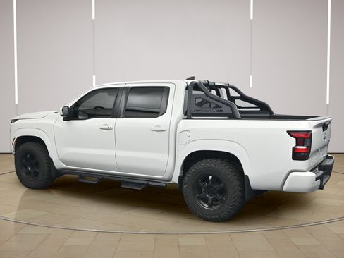 Certified 2023 Nissan Frontier SV w/ SV Convenience Package AWD/4WD image 5