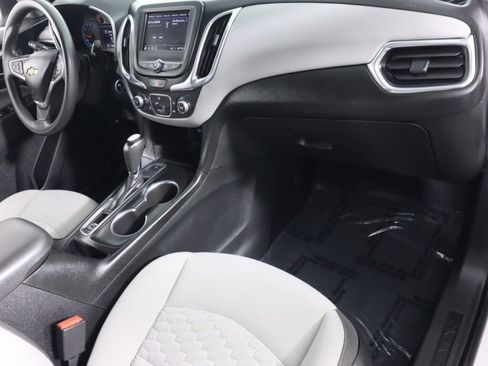 Used 2020 Chevrolet Equinox LS image 35