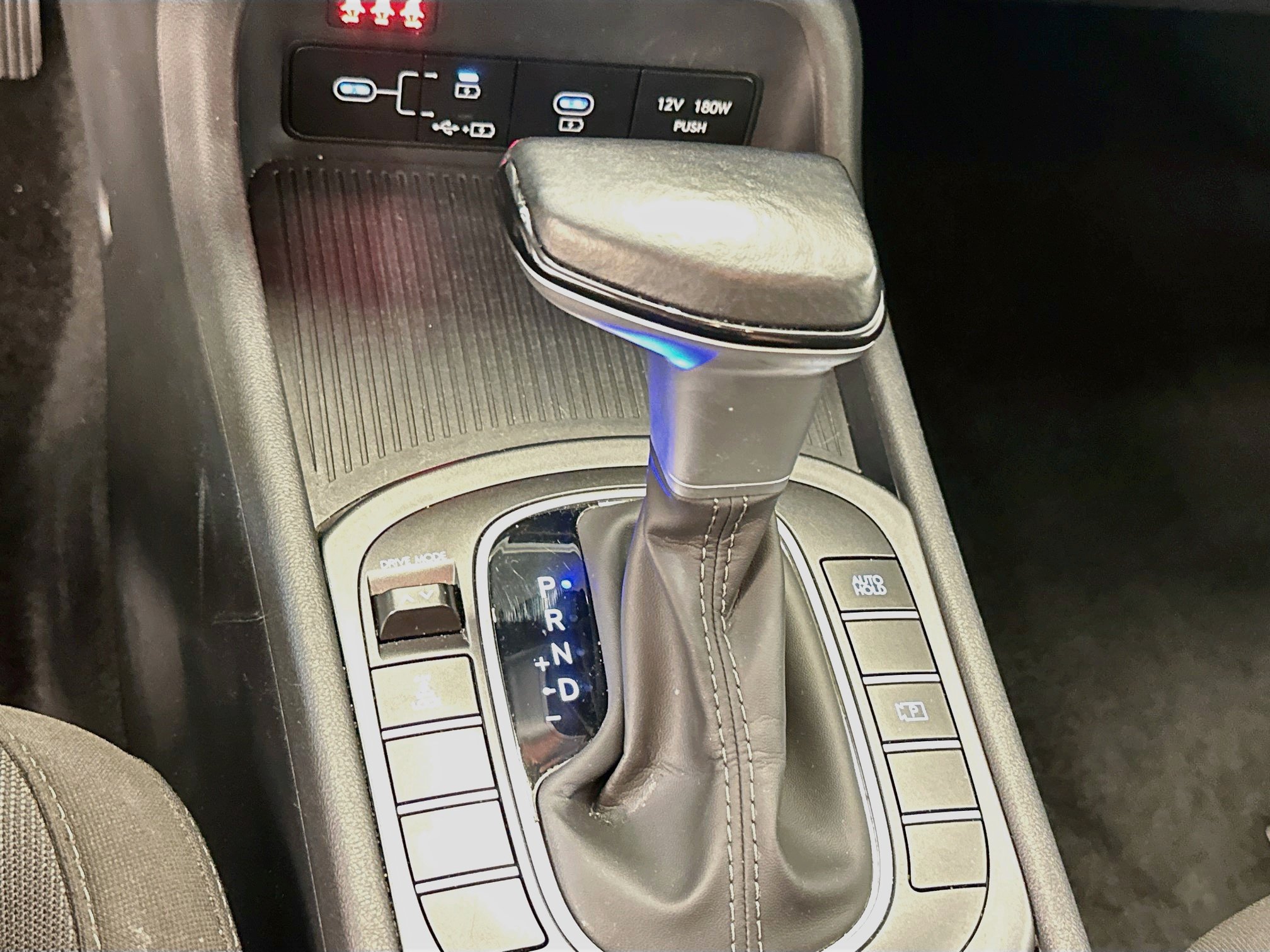 Used 2025 Hyundai Kona SEL AWD/4WD image 25
