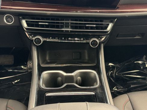 Used 2024 Chevrolet Traverse Z71 w/ LPO, Floor Liner Package AWD/4WD image 17