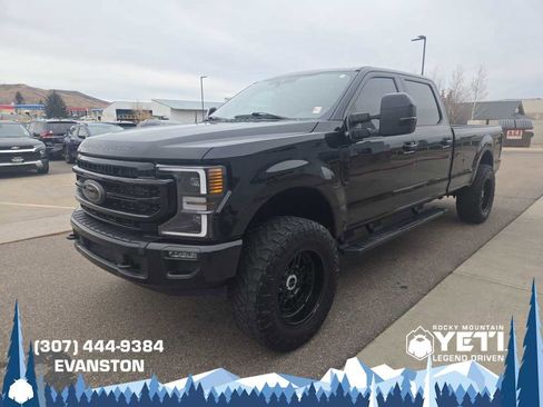Used 2022 Ford F350 Lariat w/ Black Appearance Package image 7