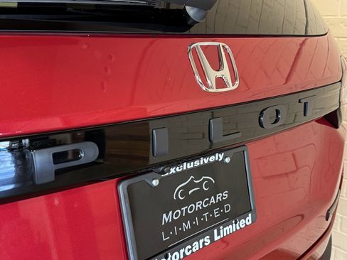 Used 2025 Honda Pilot TrailSport image 15