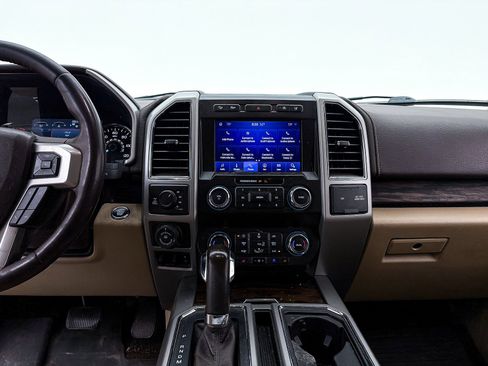 Used 2020 Ford F150 Lariat image 7