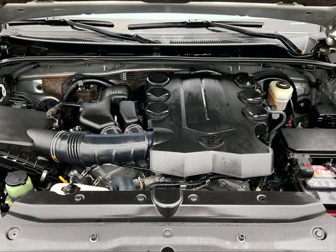 Used 2020 Toyota 4Runner Limited image 31