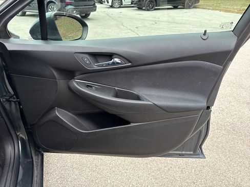 Used 2018 Chevrolet Cruze LT image 24