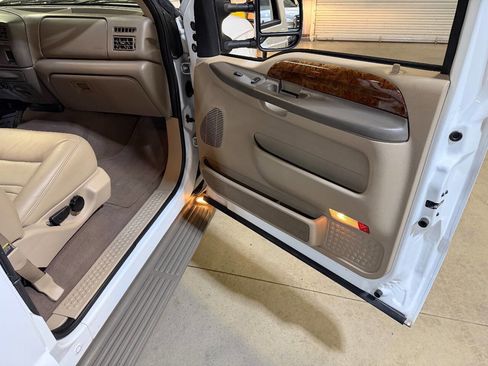 Used 2001 Ford Excursion Limited RWD image 52