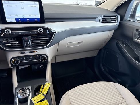 Used 2020 Ford Escape SE image 14