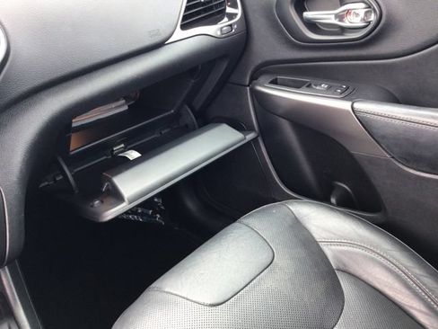 Used 2020 Jeep Cherokee Limited AWD/4WD image 33