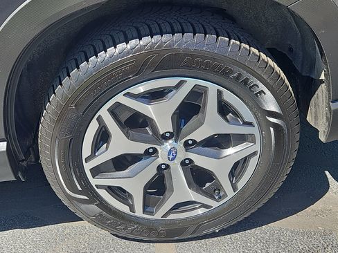 Certified 2023 Subaru Forester Premium AWD/4WD image 5